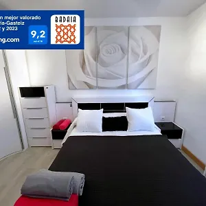 A Puertas De La Catedral 90m2 Con Garaje Apartamento Vitoria